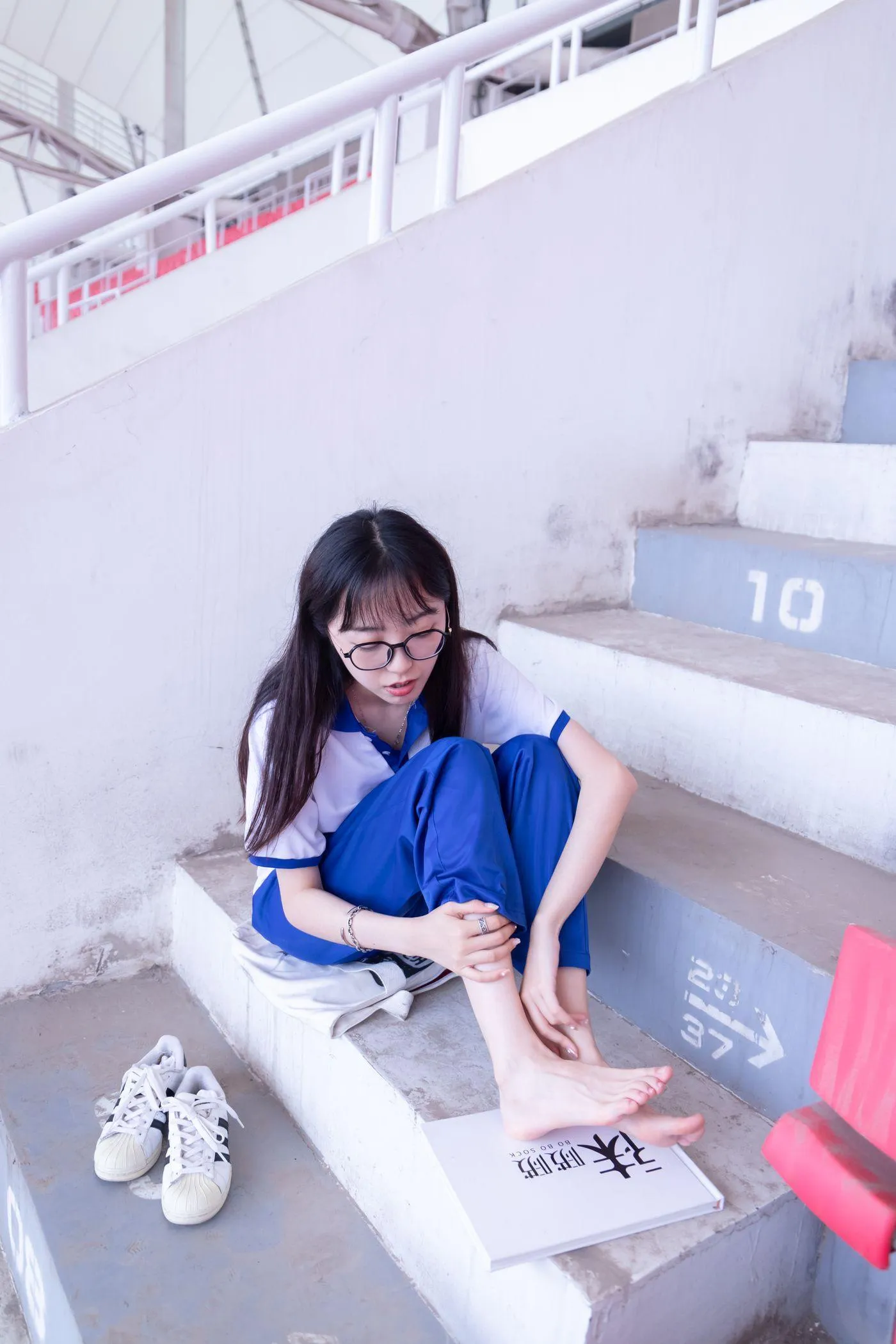 [BoBoSocks袜啵啵]NO.002 稚予-校服、贝壳头、白棉袜、裸足 [139P]插图6